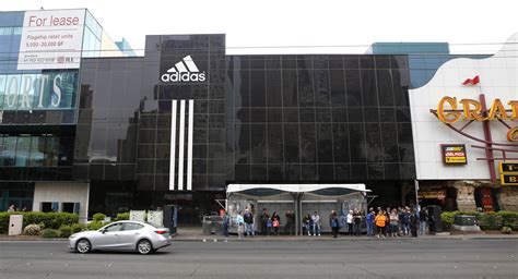 adidas las vegas strip.